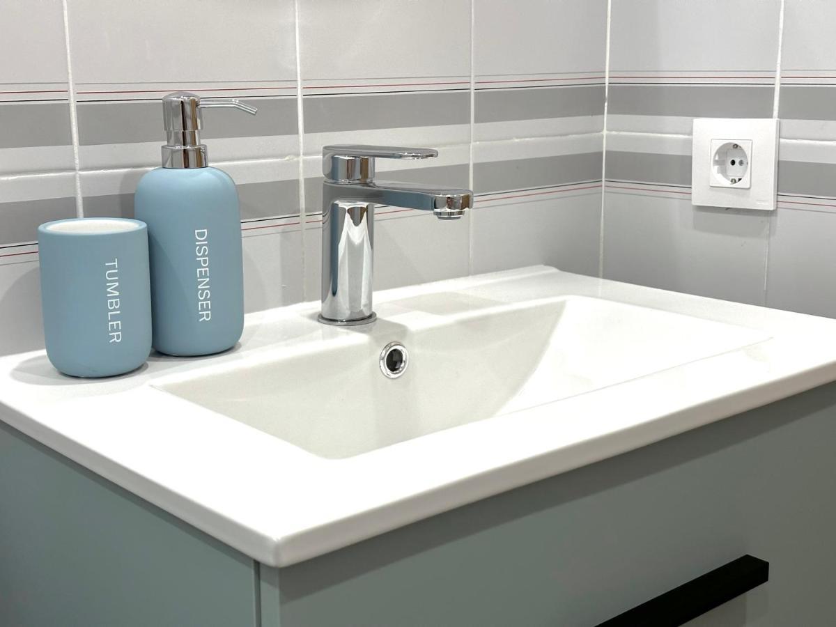 Face A La Mer - Vue Epique, Climatisation, Wifi, Draps Inclus เอมปูเรียบราบา ภายนอก รูปภาพ